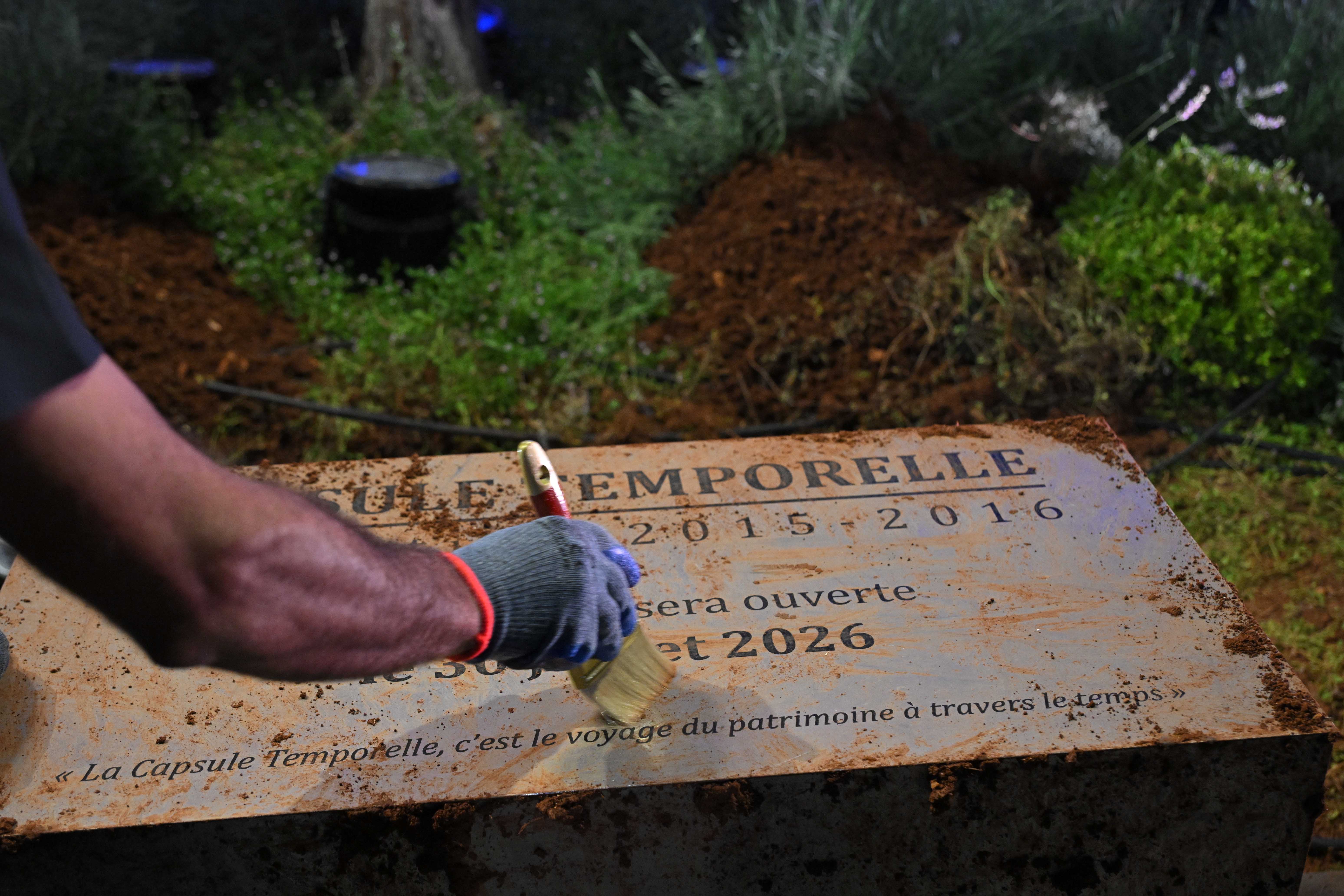/Gallery/EnglishWebsite/News/Revealingtimecapsule/205.jpg