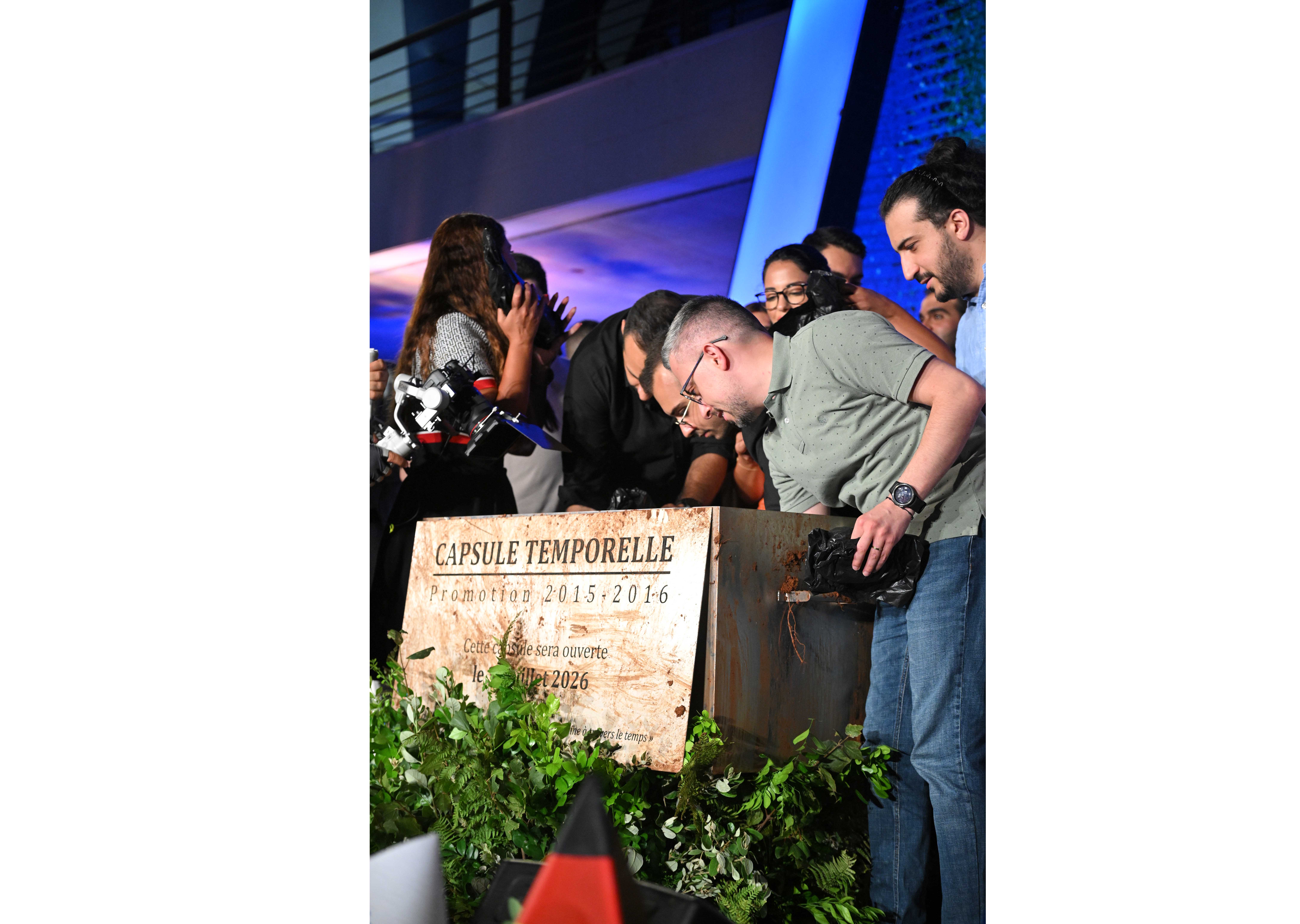 /Gallery/EnglishWebsite/News/Revealingtimecapsule/224.jpg