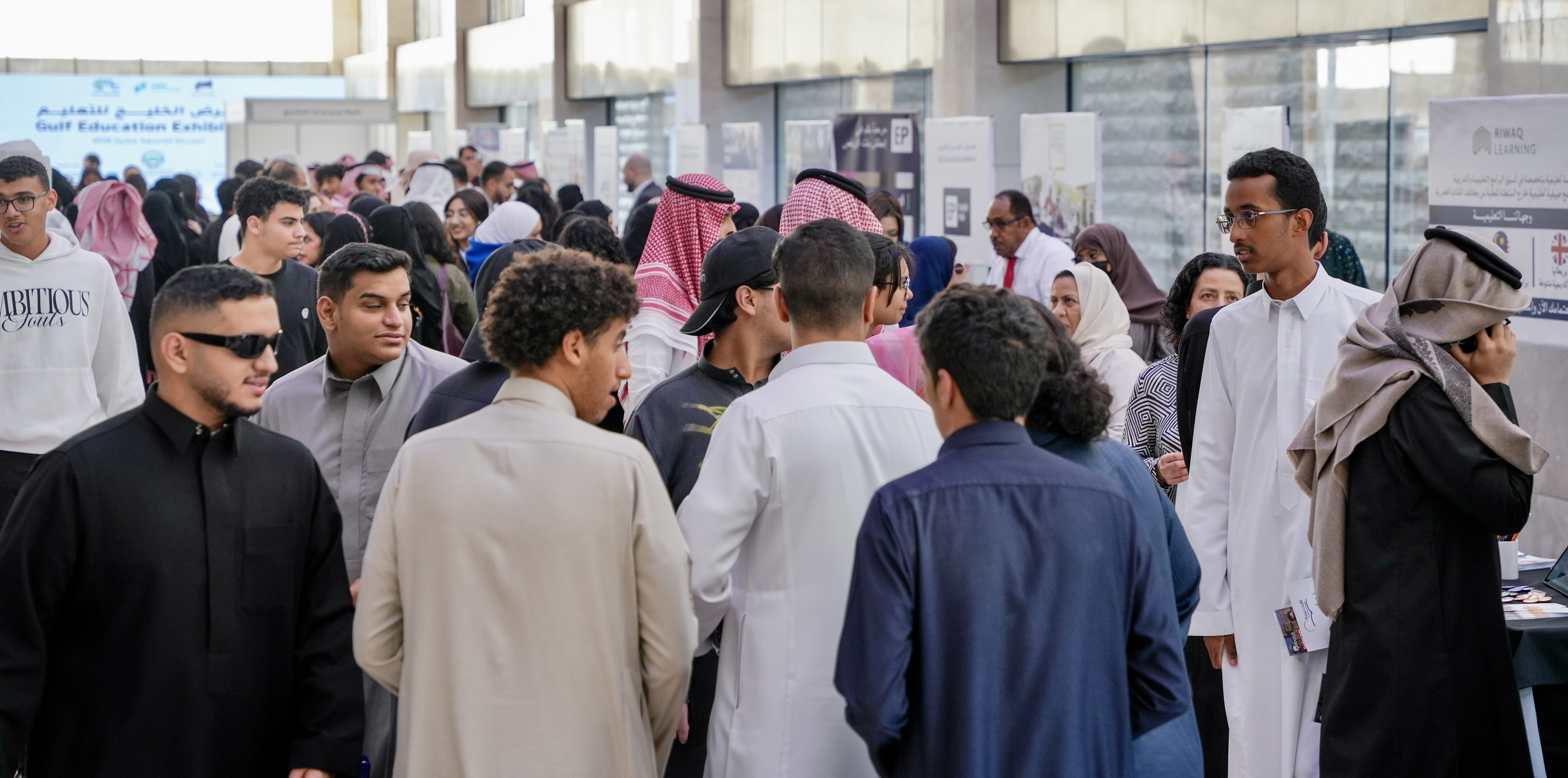/Gallery/EnglishWebsite/News/UAParticipatesinthe19thGulfEducationExhibitioninRiyadh/9.jpg