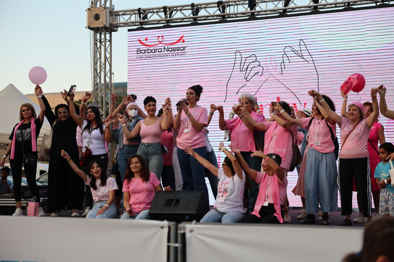 /Gallery/EnglishWebsite/News/UAStudentsJoinPinkyPromiseforBreastCancerAwareness/22.jpeg