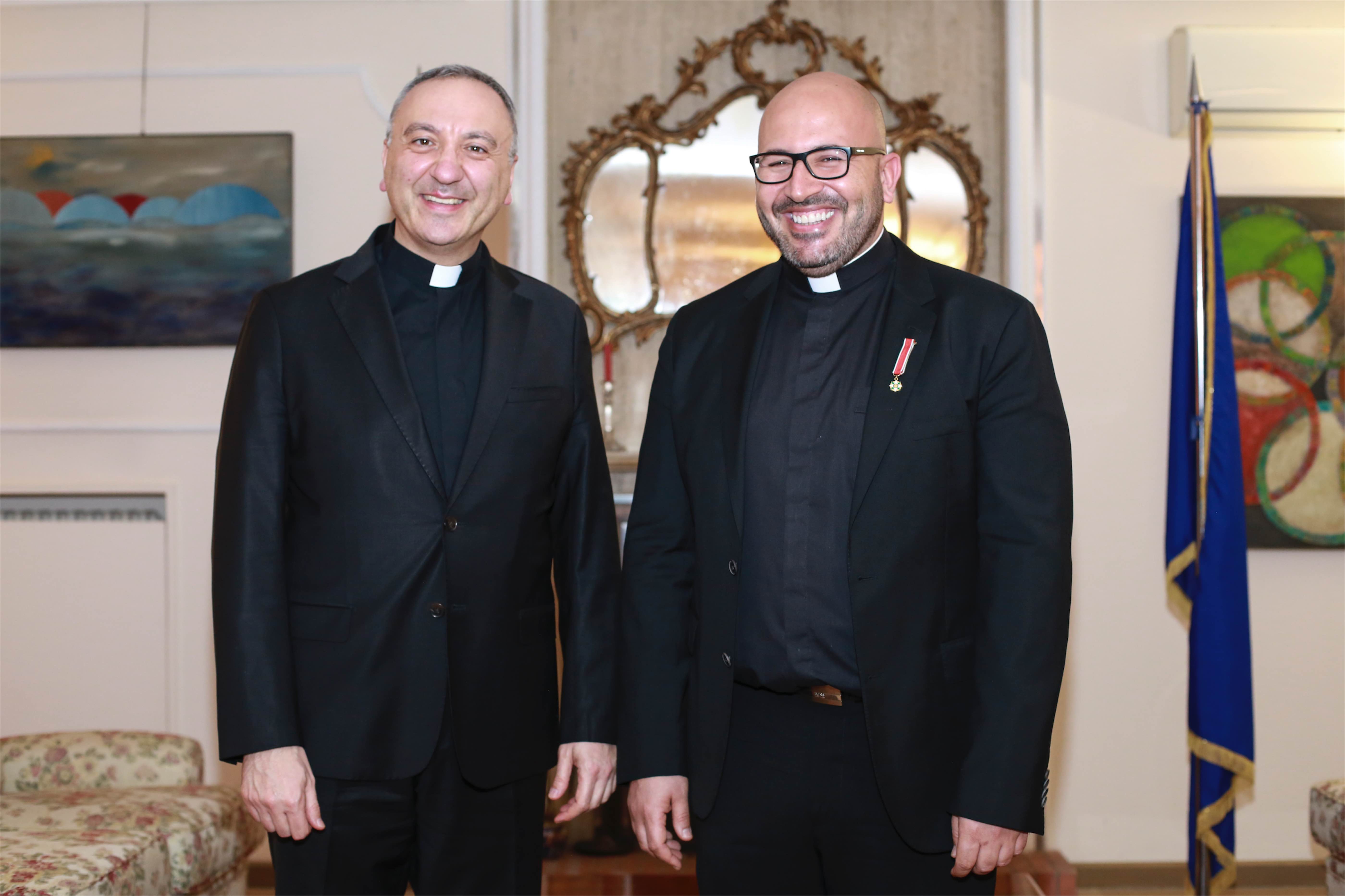 /Gallery/mainwebsitephotos/eventtest/FatherTouficMaatoukisMadeKnightoftheOrderoftheStarofItaly/3-ua-father-toufic-maatouk-knight-of-the-order-of-the-star-of-italy.JPG