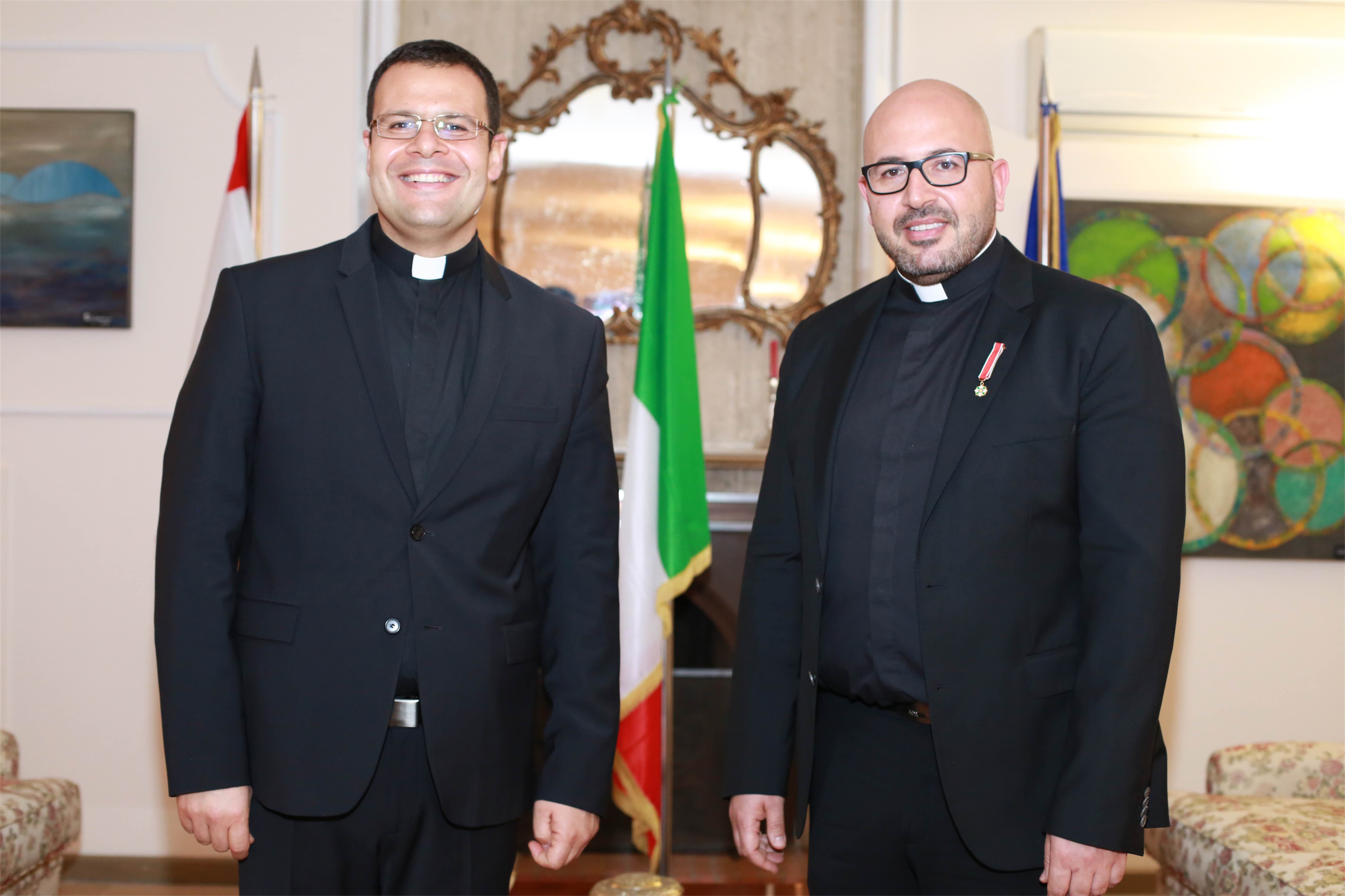 /Gallery/mainwebsitephotos/eventtest/FatherTouficMaatoukisMadeKnightoftheOrderoftheStarofItaly/4-ua-father-toufic-maatouk-knight-of-the-order-of-the-star-of-italy.JPG